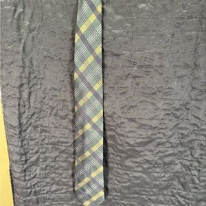Plaid Men's Tie in Gray and Yellow